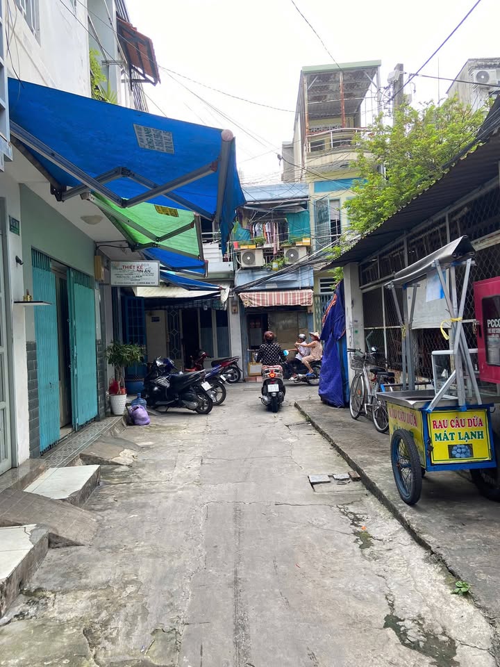 Nhà 23m² Cách Mạng Tháng Tám, Q10 - Giá 4.6 Tỷ, Giảm Sâu!