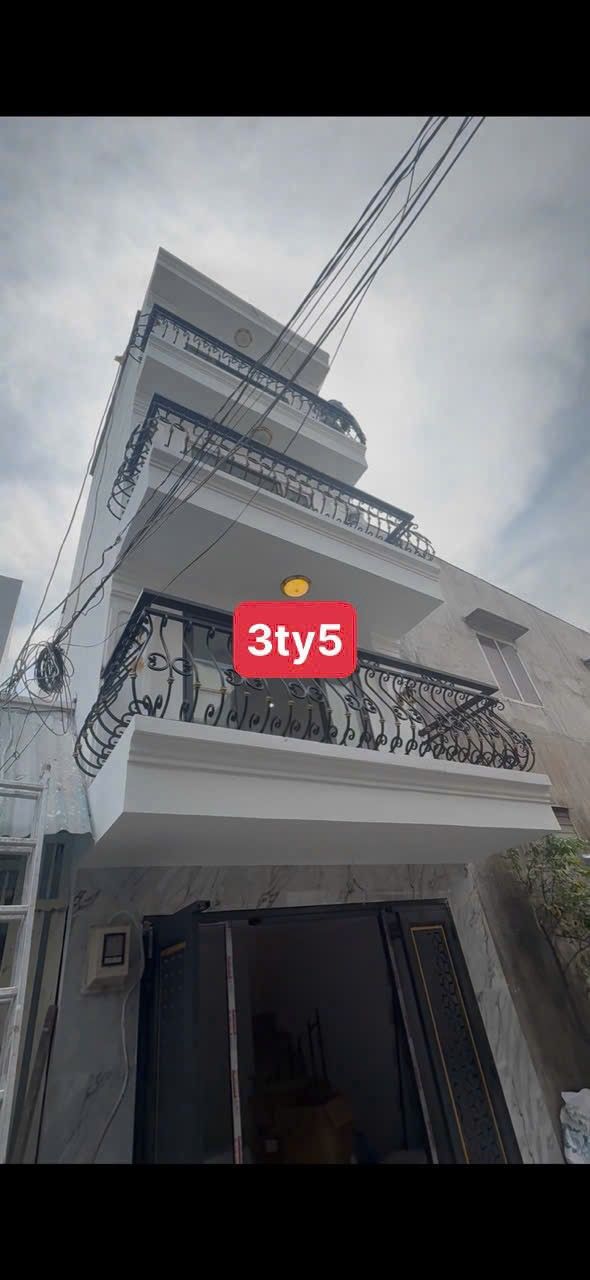 Bán Gấp Townhouse 17m² Quận 11 - 3.5 Tỷ, 3 Lầu, Hẻm 5m