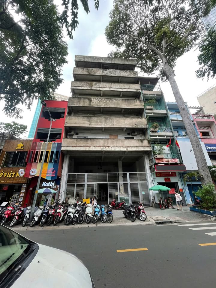 Tòa nhà văn phòng Võ Văn Tần, Quận 3 - 2000m² - Vị trí trung tâm!