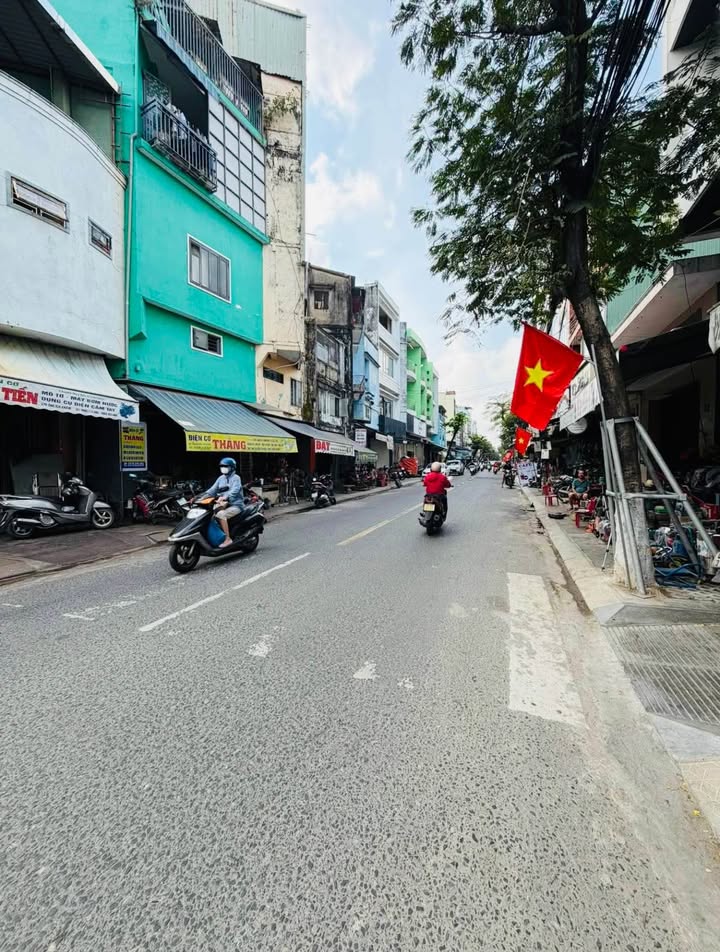 Nhà Mặt Tiền Kinh Doanh 30m² Nguyễn Hoàng, Thăng Bình - Giá 6 Tỷ