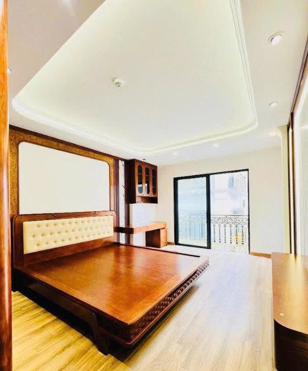 Nhà 5 Tầng Thang Máy Trịnh Văn Bô 43m² - 11 Tỷ, Ô Tô Tránh