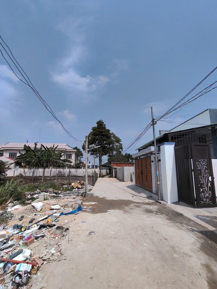 Bán Gấp Nhà Liền Kề 115m² Xã Long Điền, Đồng Nai - Giá 1.6 Tỷ