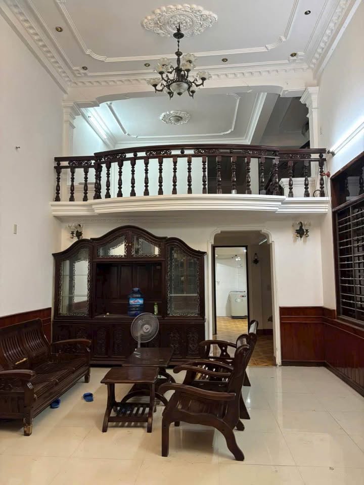 Cho thuê nhà 3 tầng đường Nguyễn Phúc Lan, Huế - 150m², 3PN, Giá 4.5 triệu/tháng