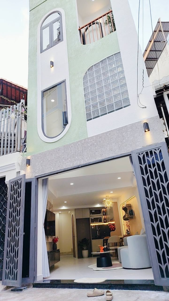 Nhà Điện Biên Phủ Bình Thạnh hơn 7 tỷ – Ô tô đậu thoải mái, sổ hồng sẵn!