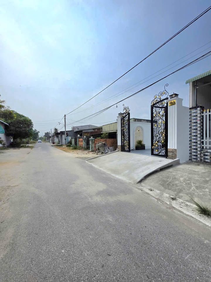 Nhà Riêng Hòa Thành 194m² - Ô Tô Vào Tận Nhà, Sẵn Sàng Ở Ngay!