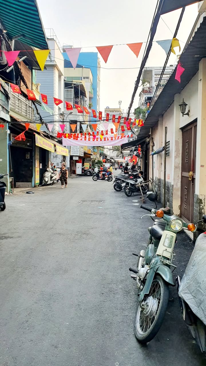 Nhà HXH Điện Biên Phủ, Bình Thạnh - 35m², 4 Tầng, 7x Tỷ TL