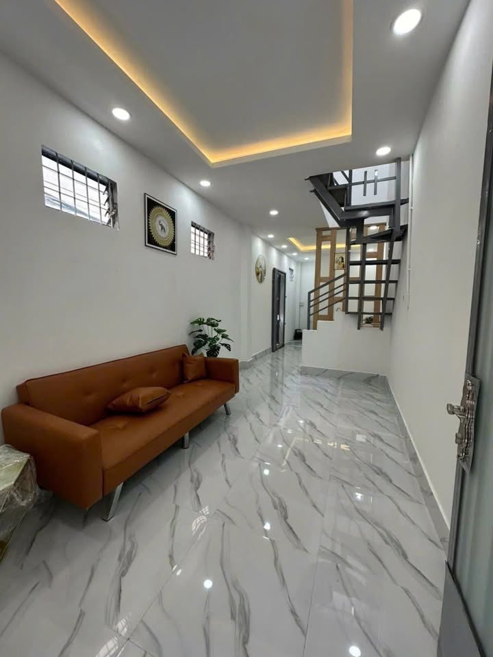 Nhà phố Trần Phú Q5 23m² giá 4 tỷ - Sổ hồng sẵn, công chứng ngay!