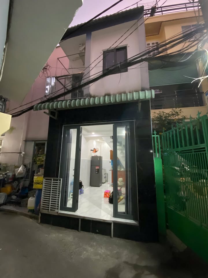 Nhà 1.65 tỷ Quận 8, 18m² - Sổ hồng sẵn, 2PN