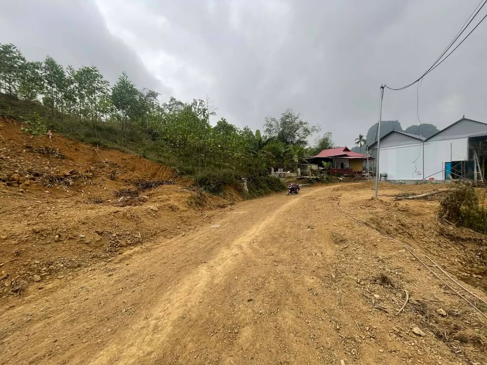 Bán Đất Nền Yên Thủy, Hòa Bình 4600m² - Giá Dưới 2 Tỷ, Sẵn Sổ Hồng