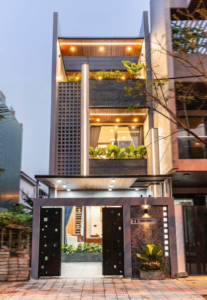 Nhà 3 Tầng Mặt Tiền Thanh Lương, KDT Hòa Xuân - 100m² Full Nội Thất, Giá 9 Tỷ