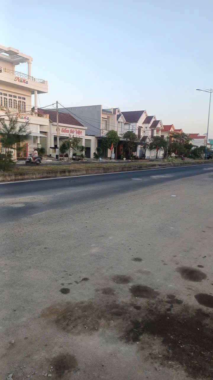 Đất nền mặt tiền Đại lộ Hùng Vương, Tuy Hòa - 152m² Lô Góc - Giá 3 Tỷ