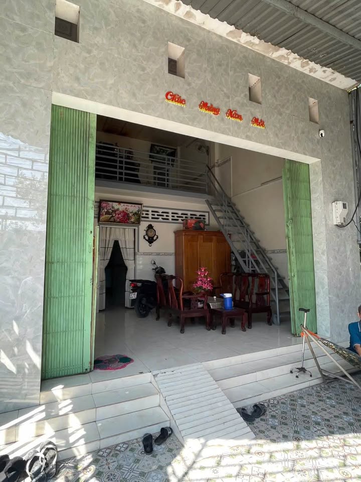 Nhà Riêng Bình Đức Long Xuyên 140m² giá 2 tỷ - Sổ hồng sẵn!