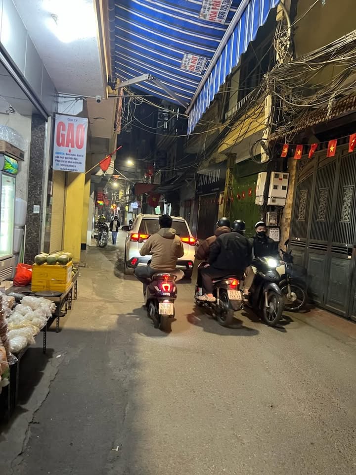 Nhà Cự Lộc Thanh Xuân 35m² 5T - Kinh Doanh Sầm Uất, Sát Mặt Phố, Ô Tô Vào Nhà