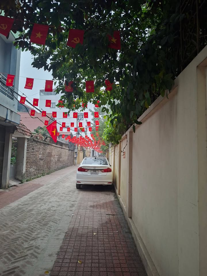 Bán Đất Làng Cổ Đông Ngạc 50m² - Ngõ Ô Tô Tránh, Sổ Đỏ Chính Chủ