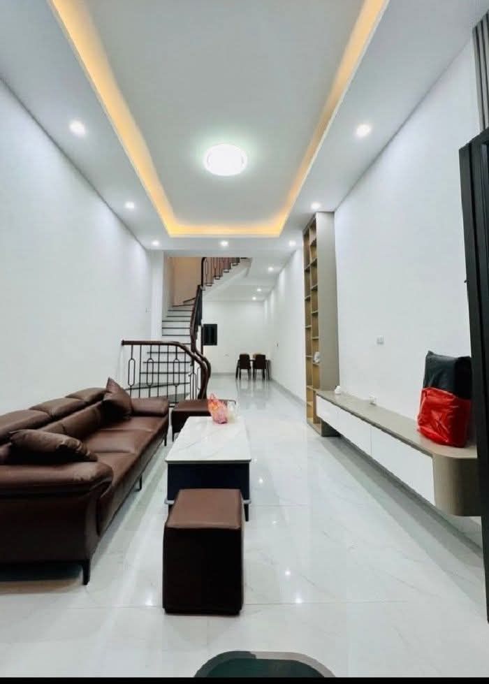 Nhà Phân Lô Hoàng Mai 40m² - Ô Tô Tránh, Vỉa Hè, Kinh Doanh - 11 Tỷ