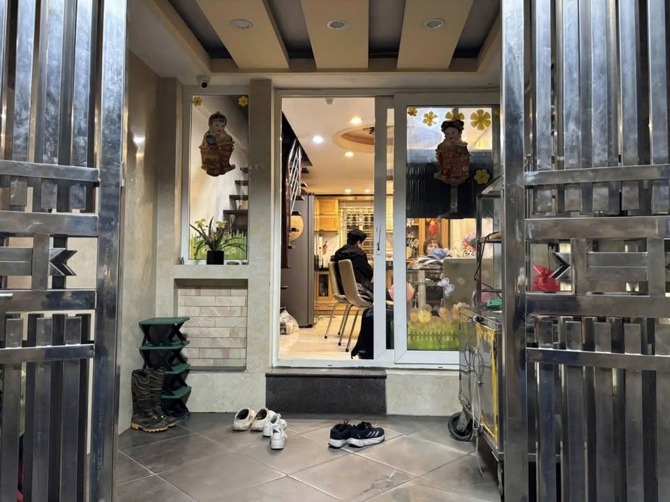 Nhà Riêng Cho Thuê Ngõ Thổ Quan, Đống Đa 12 Triệu/Tháng - Full Nội Thất!