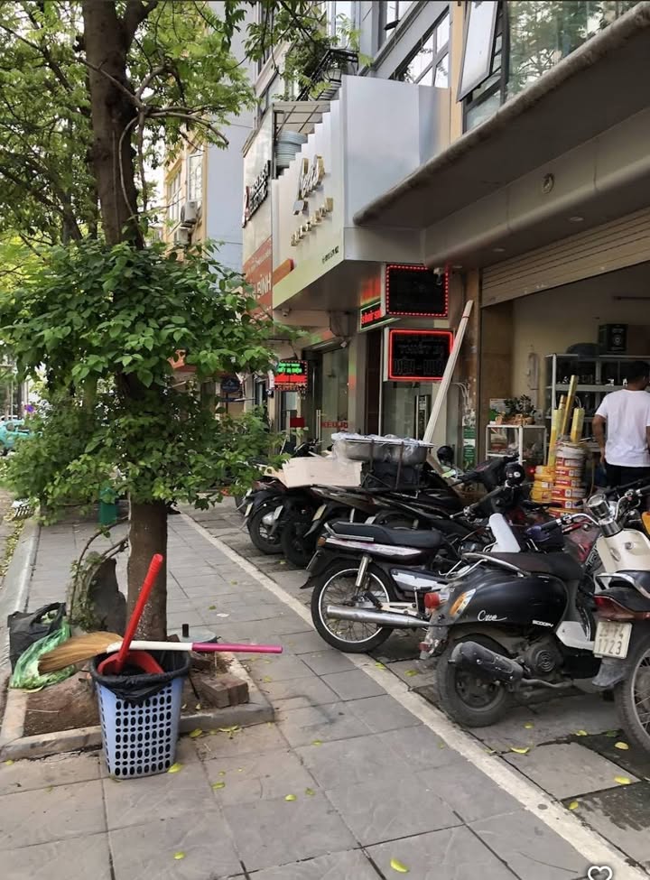 Nhà mặt phố Ngô Thì Nhậm 187m² 149.6 tỷ - Mặt tiền kinh doanh đắc địa