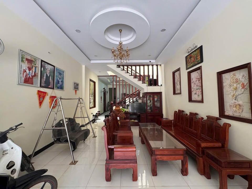 Nhà phố Pleiku 270m² - Mặt tiền đường Võ Trung Thành, giảm 500 triệu!