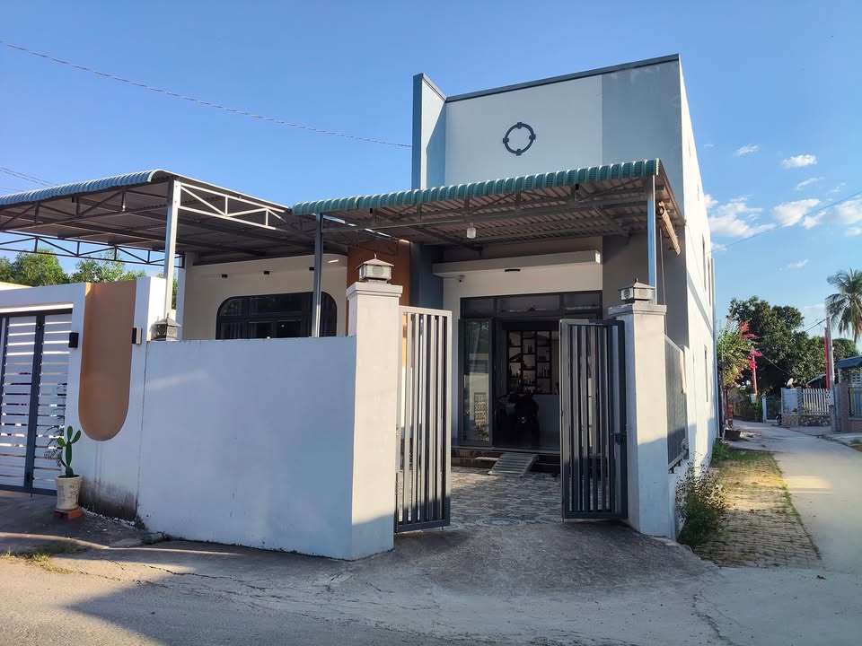 Nhà riêng 100m² 2 mặt tiền Hiệp Tân, Tây Ninh - Ô tô vào tận nhà!