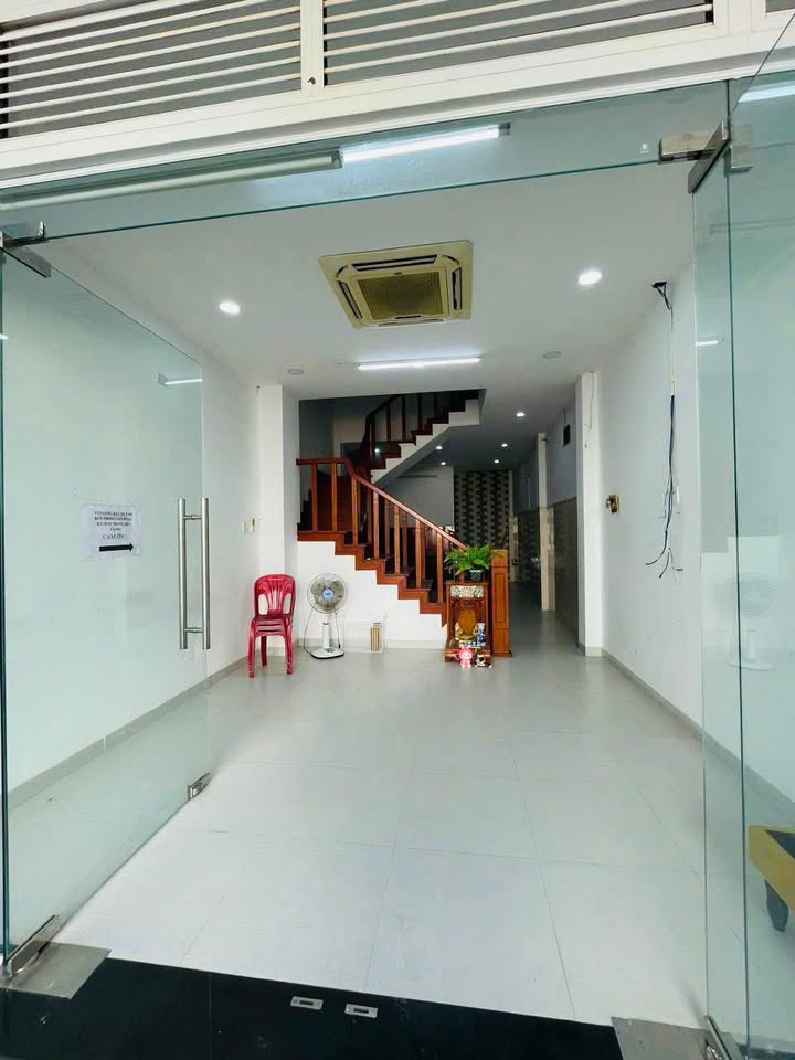 Nhà 4 Tầng 180m² Mặt Tiền 4m - Ngay Biển Hòn Chồng, Nha Trang - 10.5 Tỷ