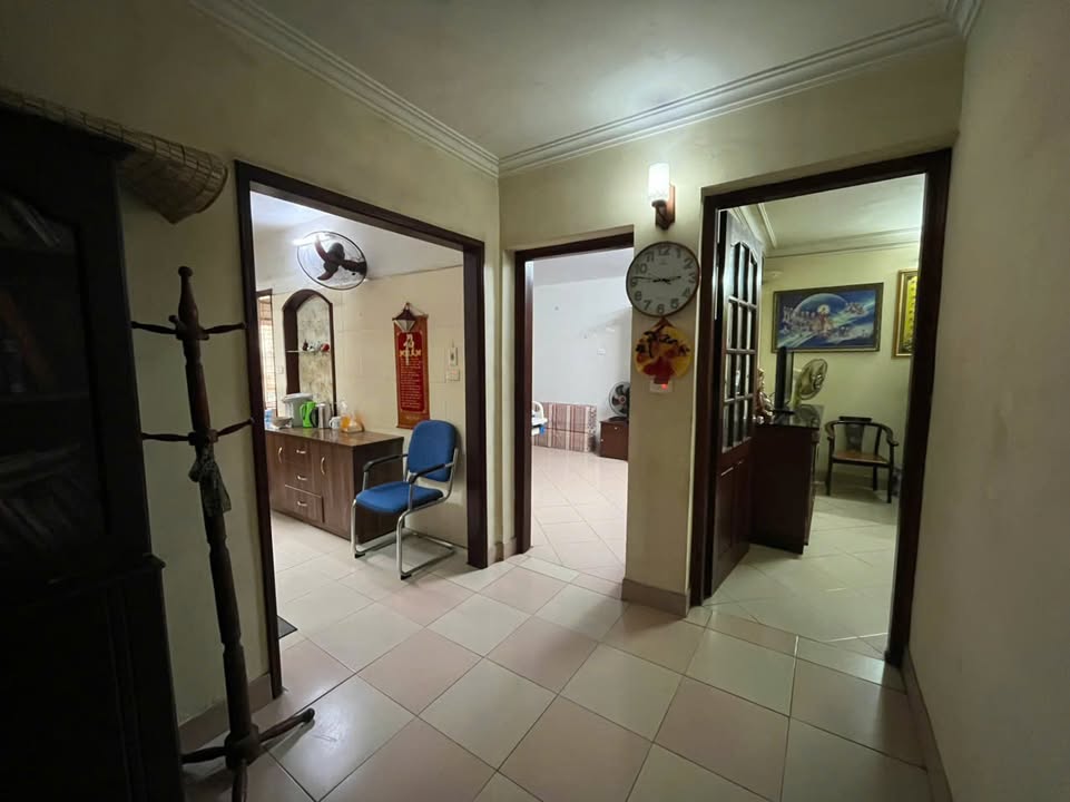 Cho Thuê Căn Hộ Tập Thể Giảng Võ 80m² - 2 Ngủ, Sẵn Sàng Dọn Vào Ở