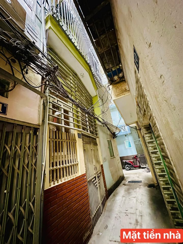 Nhà Riêng Phố Vũ Hữu 30m² Full Nội Thất - Sẵn Sàng Ở Ngay!