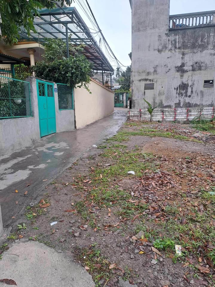 Bán đất Cẩm Phả 109m² - Sổ đỏ sẵn, hướng Đông mát mẻ