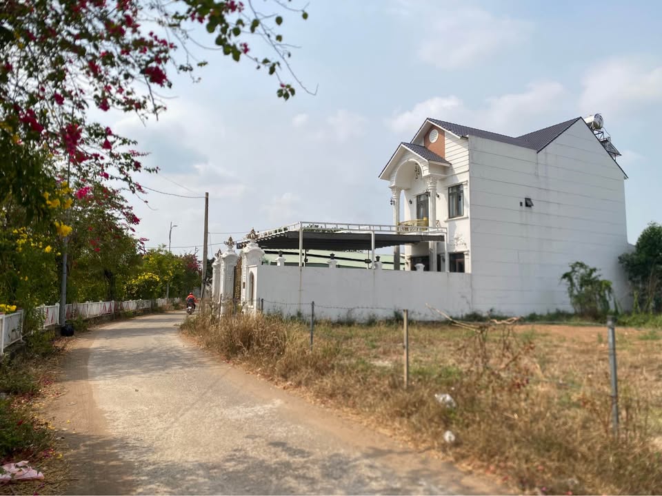 Đất nền Đồng Xoài 370m² giá 1.6 tỷ - Tiềm năng tăng giá vượt trội!