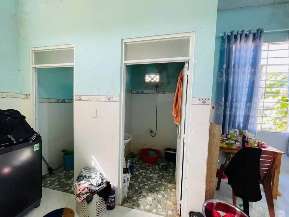 Nhà Phố Đồng Xoài 140m² - Sổ Đỏ Chính Chủ, Giá 690 Triệu