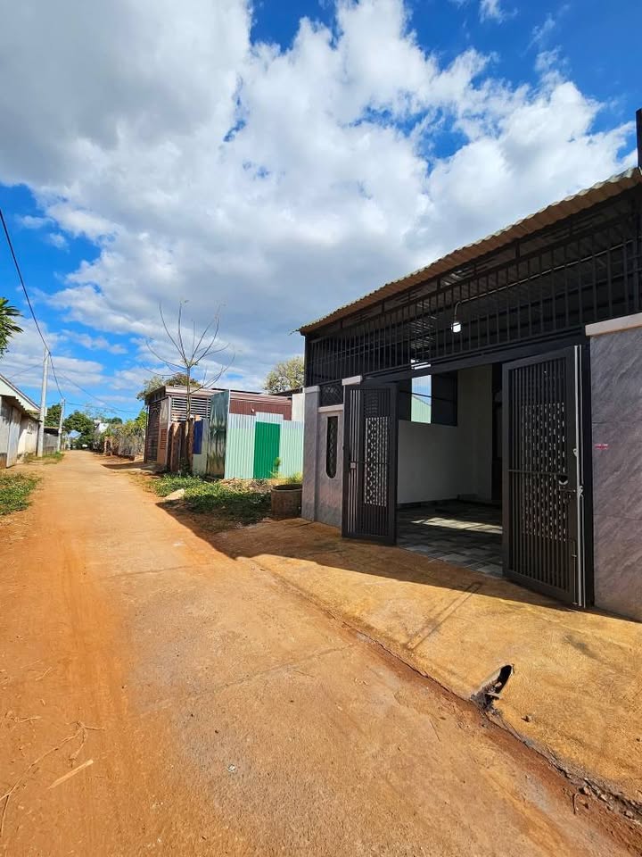 Nhà Hẻm 516 Lê Duẩn Pleiku 130m² Giá 1.6 Tỷ - Sẵn Sổ Hồng