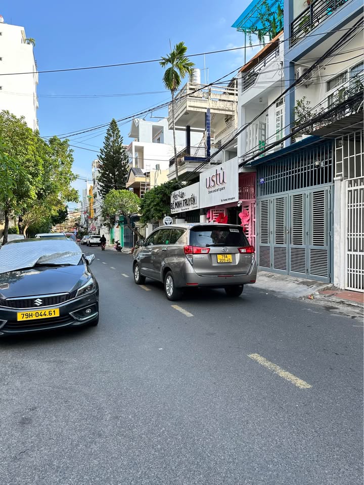 Nhà 2 Mặt Tiền Mê Linh, Nha Trang - Kinh Doanh Sầm Uất, 92m², 3 Tầng