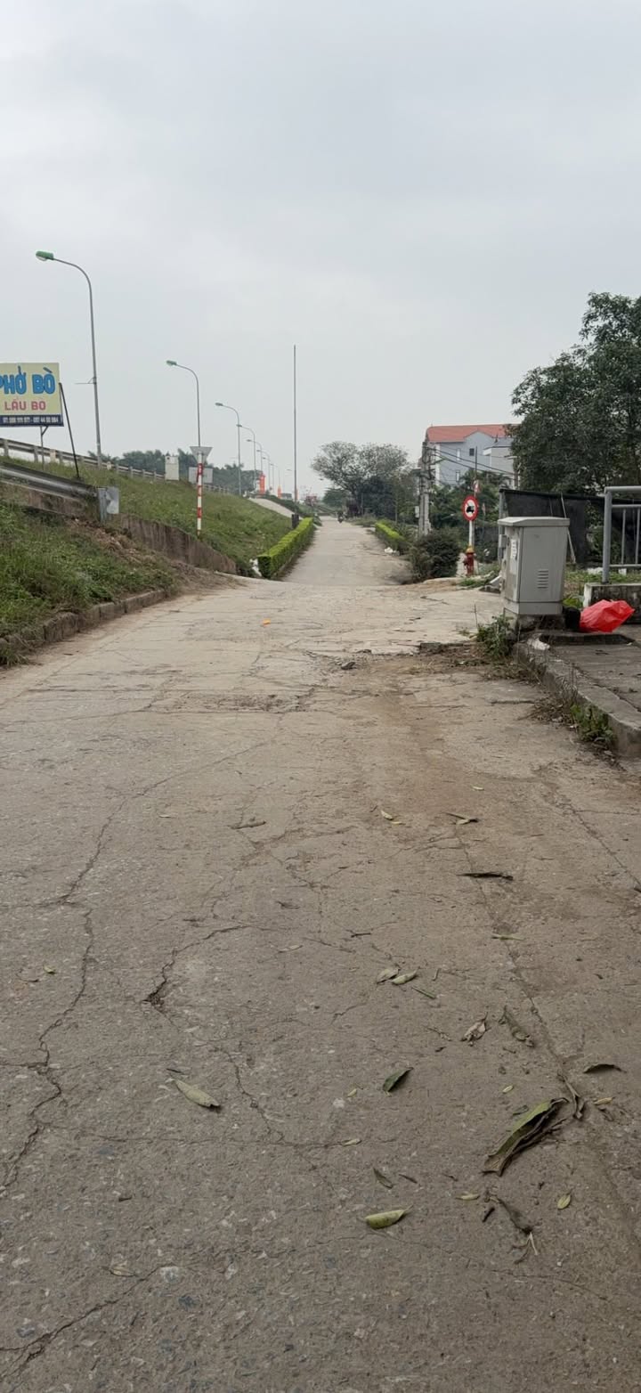 Bán Đất Liên Mạc 40m² - 5 Tỷ, Sẵn Sàng Xây Nhà 5 Tầng