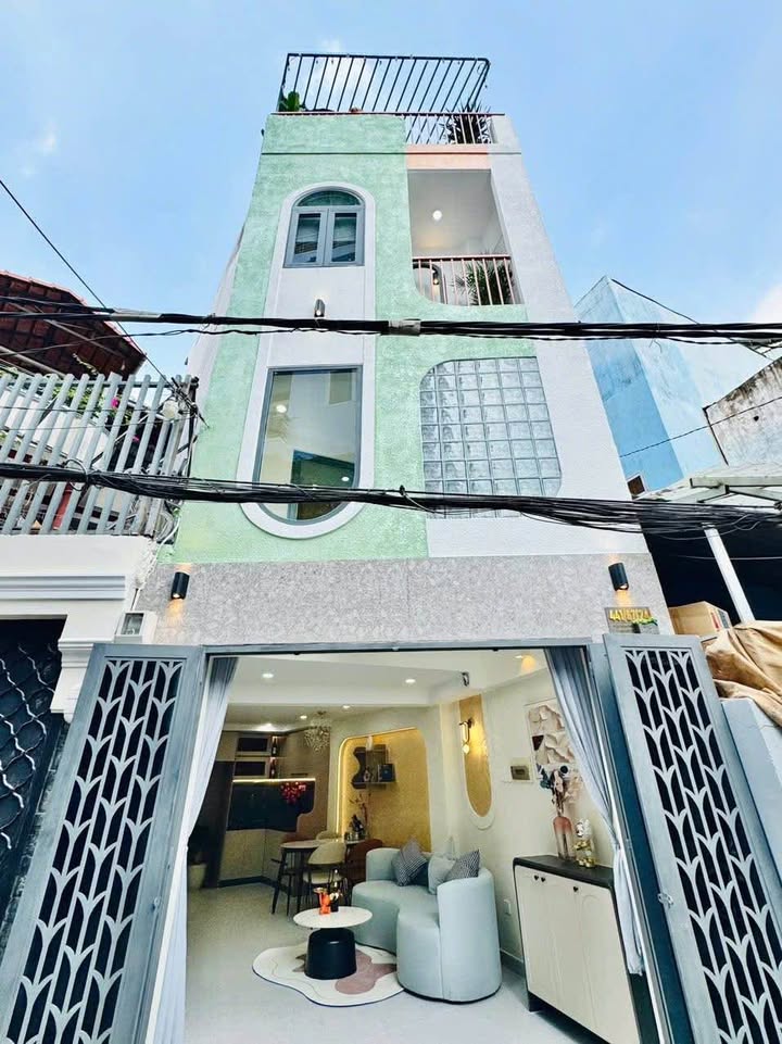 Nhà Riêng Nguyễn Gia Trí Bình Thạnh 32m² 7.98 tỷ - Ô tô vào tận nhà!