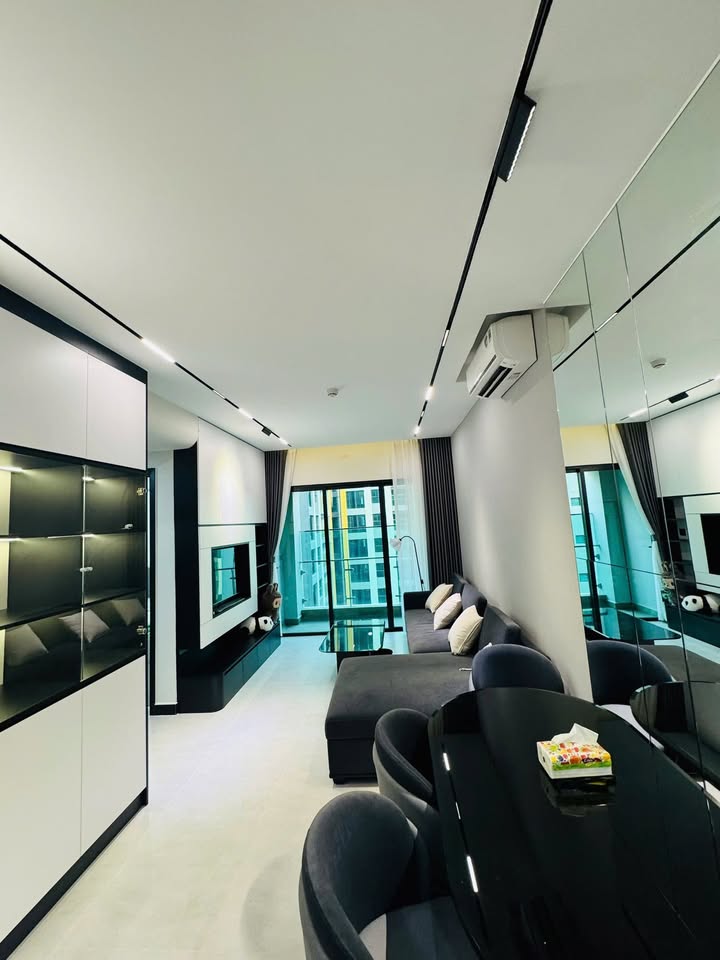 Căn hộ DeLaSol Quận 4 76m² giá 26 triệu - View đẹp, full nội thất!