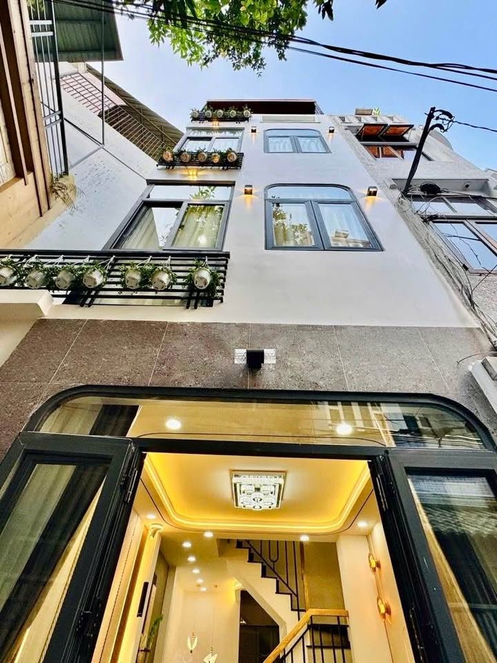 Nhà 35m² Thích Quảng Đức, Phú Nhuận - 4 Tầng, 5PN, Giá 6.x Tỷ