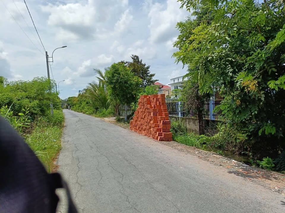 Đất thổ cư góc 2 mặt tiền Hưng Long, Bình Chánh - 1600m² tiềm năng