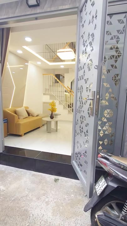 Bán nhà Phan Xích Long Phú Nhuận 25m² giá 5.68 tỷ - Vị trí đẹp ở ngay!