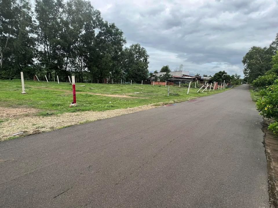 Đất nền Xã Nghĩa Thành 300m² giá 2.05 tỷ - Xây dựng tự do!