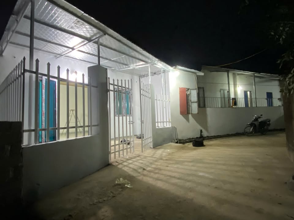 Nhà riêng Phú Cát Quốc Oai 110m² giá 1 tỷ - Thiết kế hiện đại, sẵn sàng ở ngay!