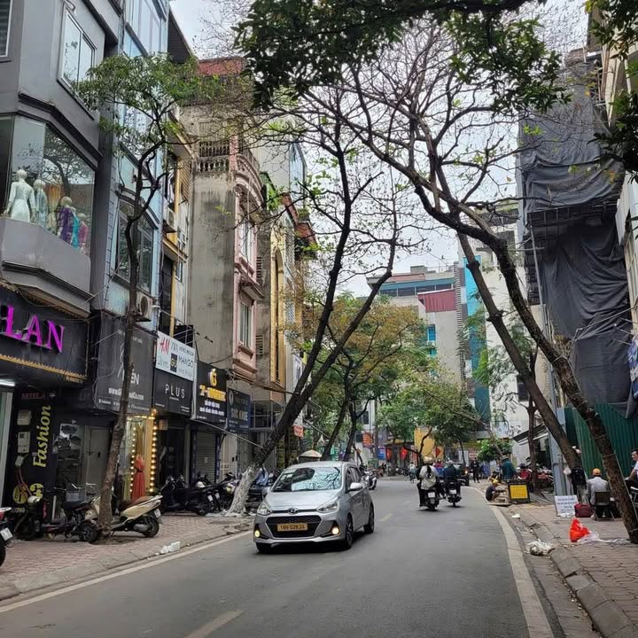 Nhà riêng Vương Thừa Vũ 38m² - Ô tô vào tận nhà, lô góc hiếm!