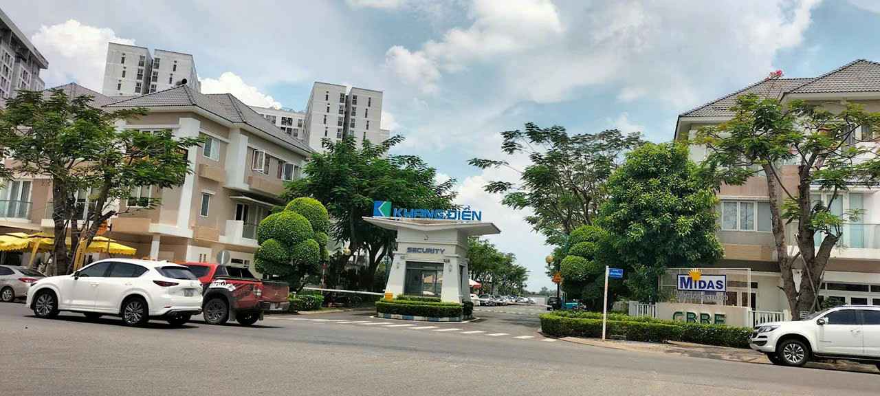 Biệt Thự VIP Liên Phường, TP. Thủ Đức - 180m² Full Nội Thất Gỗ Hiếm