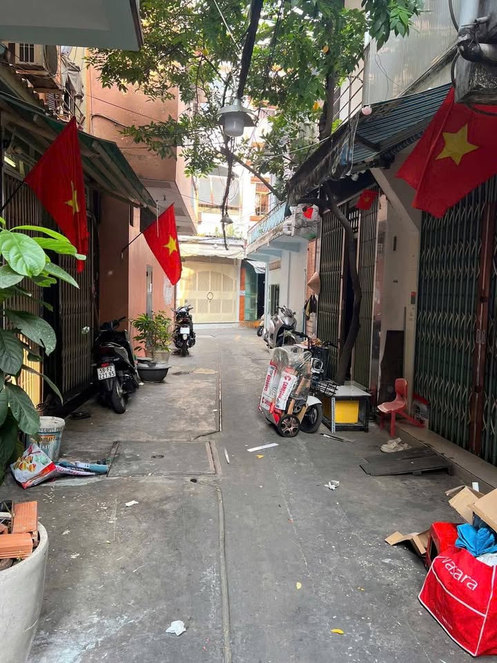 Nhà riêng Quận 3 Vườn Chuối 30.4m² - Sổ hồng sẵn, công chứng ngay!