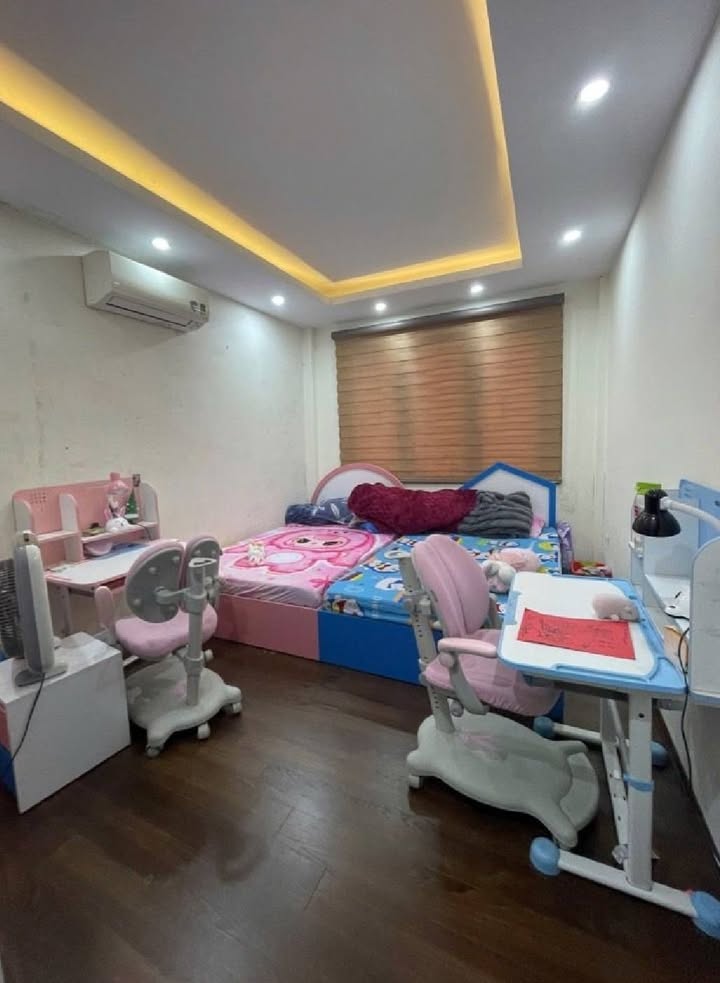 Nhà Phố Tô Hiệu Hà Đông 40m² 13 tỷ - Vị trí đắc địa, ô tô vào nhà!