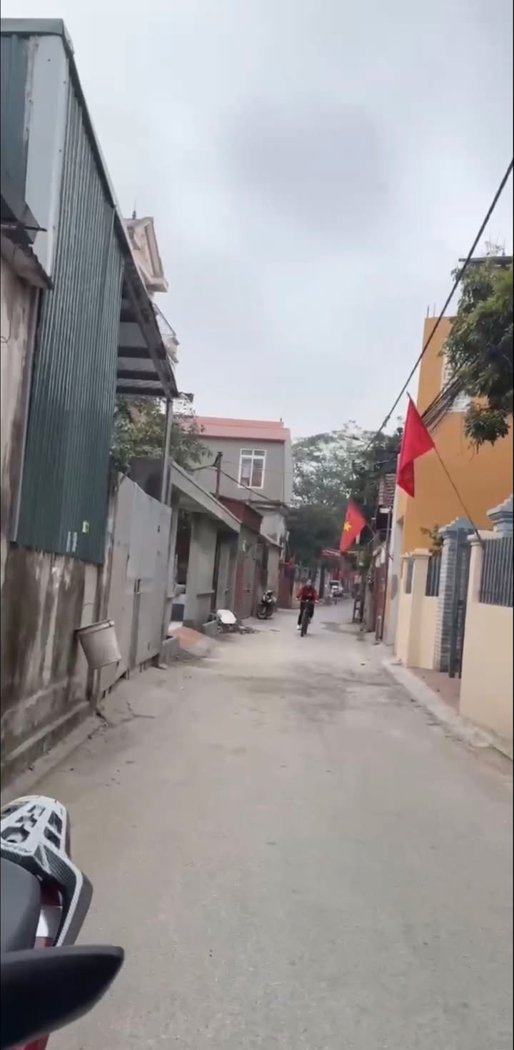 Bán Đất Giang Biên Long Biên 70m² - Sổ Đỏ Vuông Vắn, Giá 6 Tỷ