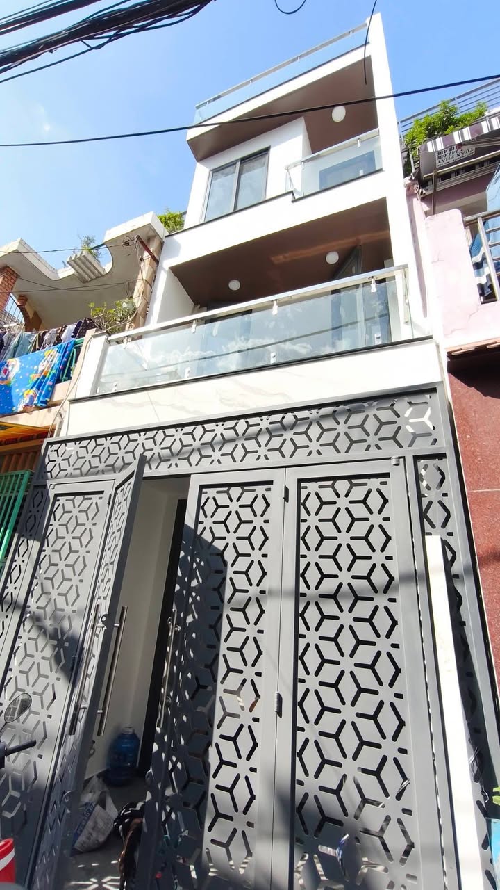 Nhà 3 Tầng 7.5 Tỷ, 51m² Quận 6 - Xe Hơi Vào Nhà, 4PN