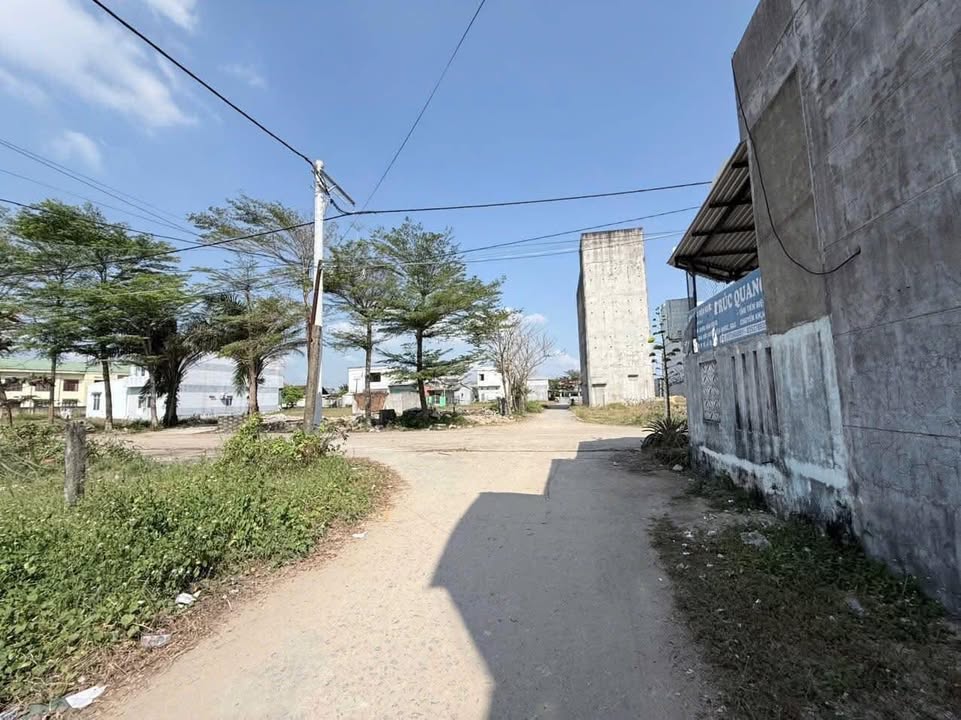Đất nền 200m² H. Tư Nghĩa, Q. Ngãi - Sổ đỏ chính chủ, chưa tới 1 tỷ