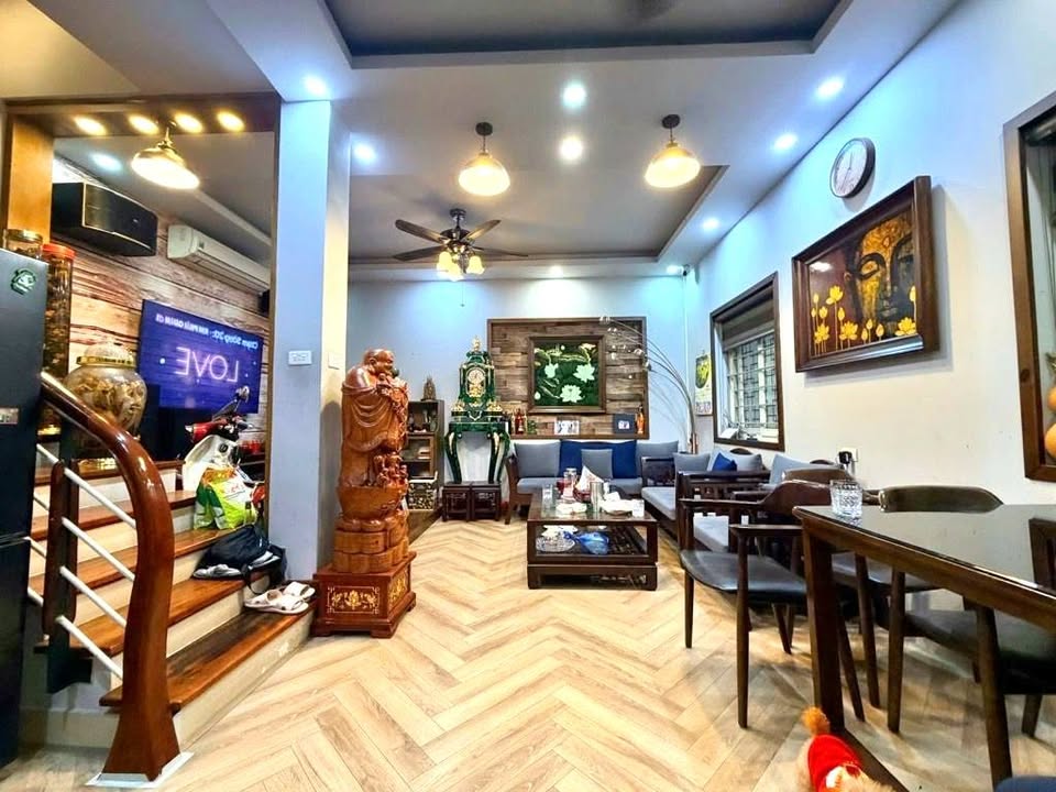 Nhà Phố Phạm Ngọc Thạch 42m² 10 tỷ - Vị trí đắc địa!