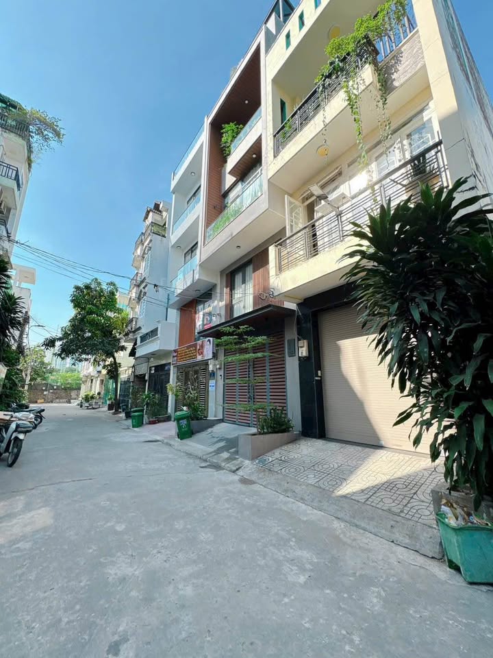 Đất nền Quận 7 60m² 8.X tỷ - Sổ đỏ chính chủ, vị trí vàng!