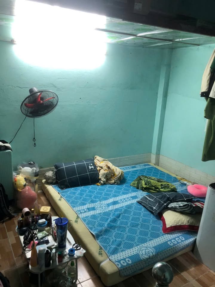 Nhà nhỏ Xuân Thới Thượng 16m² giá chỉ 3xx triệu - Sẵn sàng ở ngay!