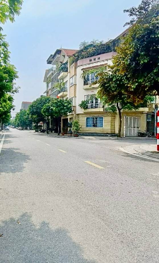 Bán Đất Nền Phân Lô Việt Hưng, Long Biên 73m² - Ô Tô Tránh, Vỉa Hè 3m - Giá 16.7 Tỷ